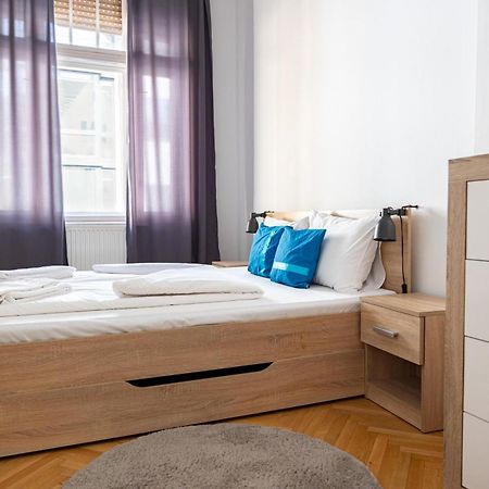 W25 Smart Apartment Budapest Luaran gambar
