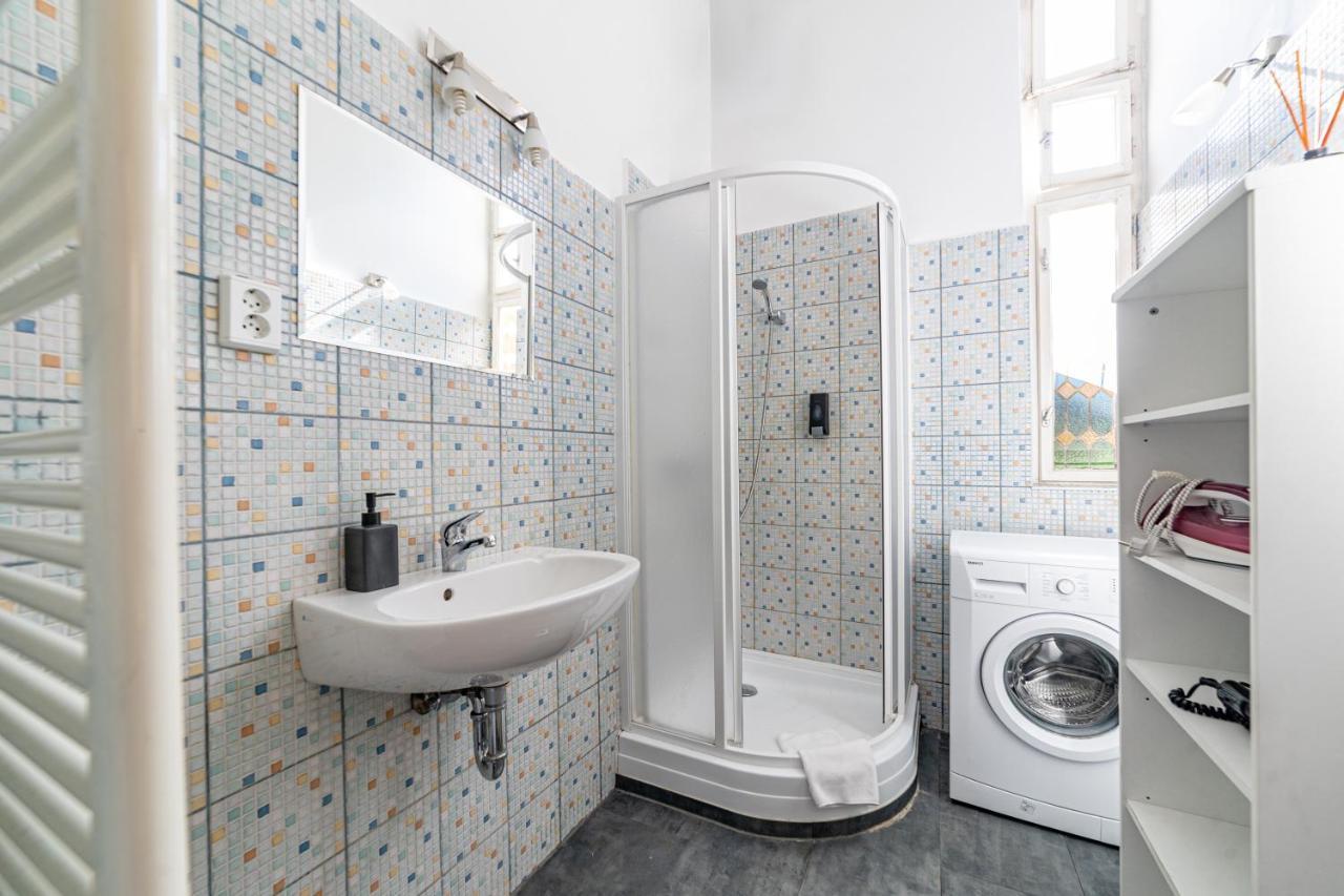 W25 Smart Apartment Budapest Luaran gambar