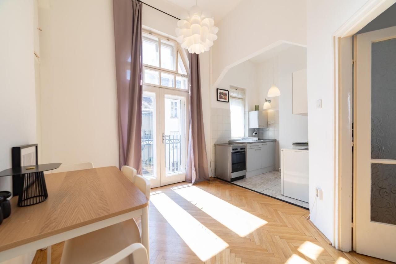 W25 Smart Apartment Budapest Luaran gambar