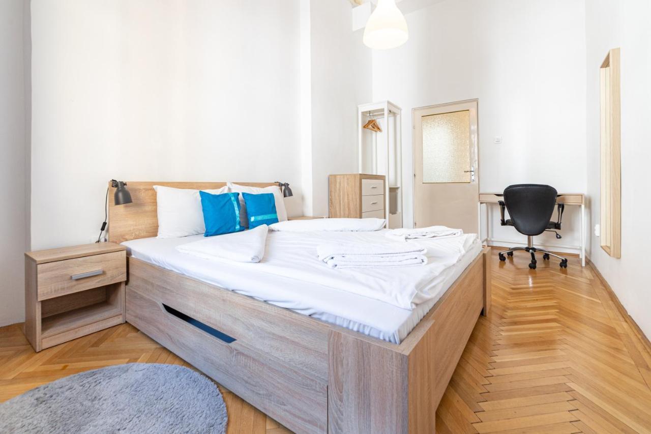 W25 Smart Apartment Budapest Luaran gambar
